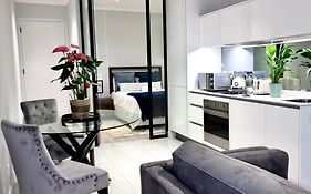 Xquisite Ellipse Apartment